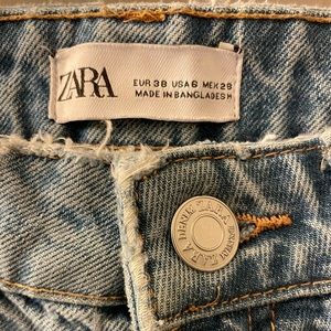 Light Wash Zara Mom Jeans